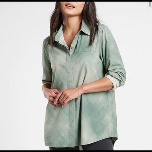 Athletica Urbanite printed top